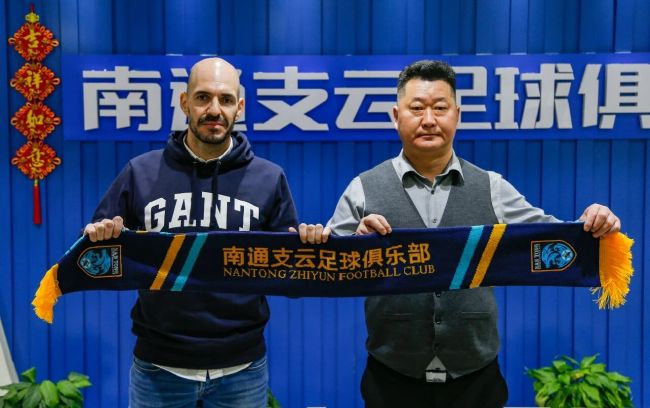 说着，叶辰笑了一声，道：毕竟我也结过婚了，如果是邀请你去看电影的话，多少也有些不太合适，不过詹小姐要是不感兴趣的话也无所谓，不要有什么心理负担。